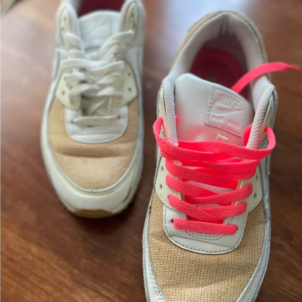 Nike Air Max 90 Burlap Men’s  Beige and White Sneakers with Neon Pink Laces